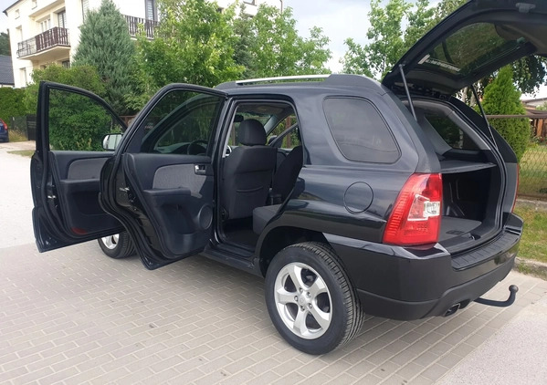 Kia Sportage cena 29000 przebieg: 187000, rok produkcji 2010 z Garwolin małe 301